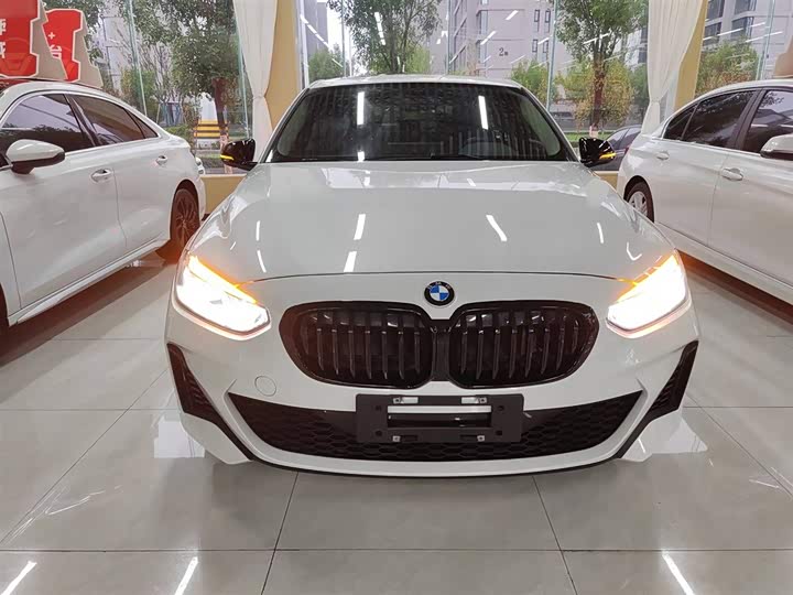 Фото 3 - BMW 1 Series