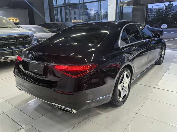 Фото 3 - Mercedes-Benz S-Class