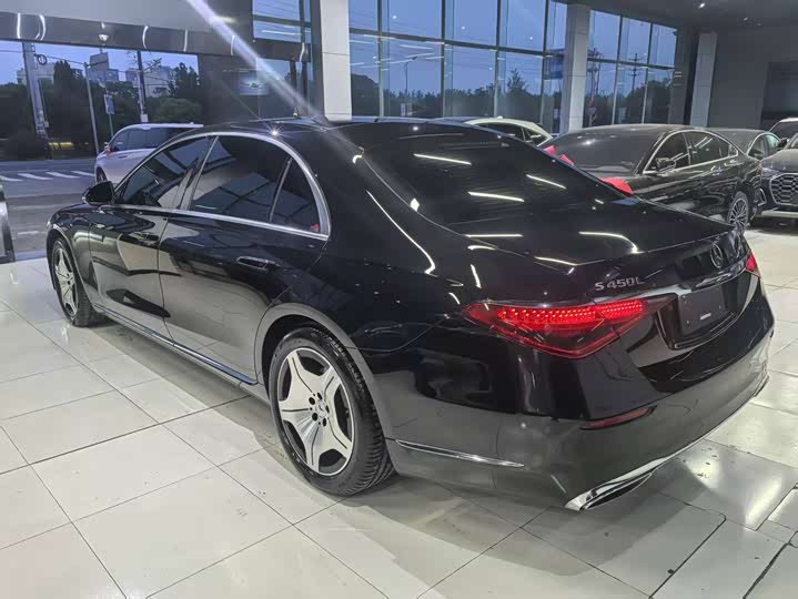 Фото 5 - Mercedes-Benz S-Class