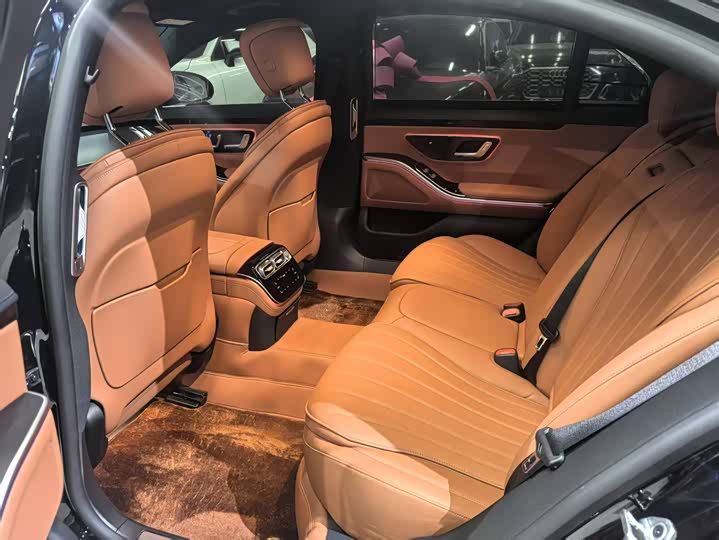 Фото 9 - Mercedes-Benz S-Class