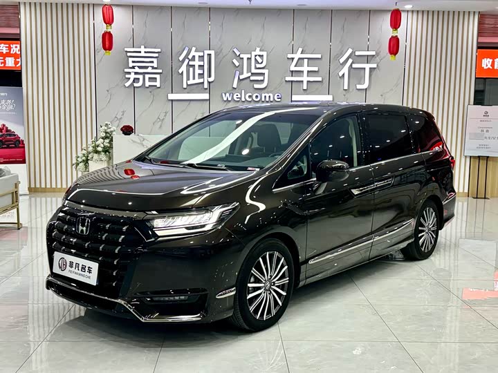 Фото 1 - Honda Elysion