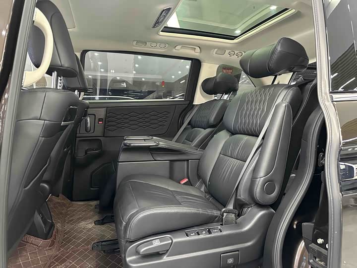 Фото 15 - Honda Elysion