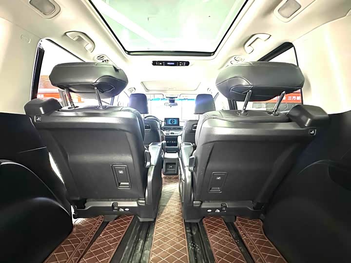 Фото 18 - Honda Elysion