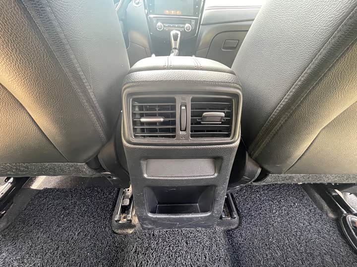 Фото 23 - Nissan Qashqai