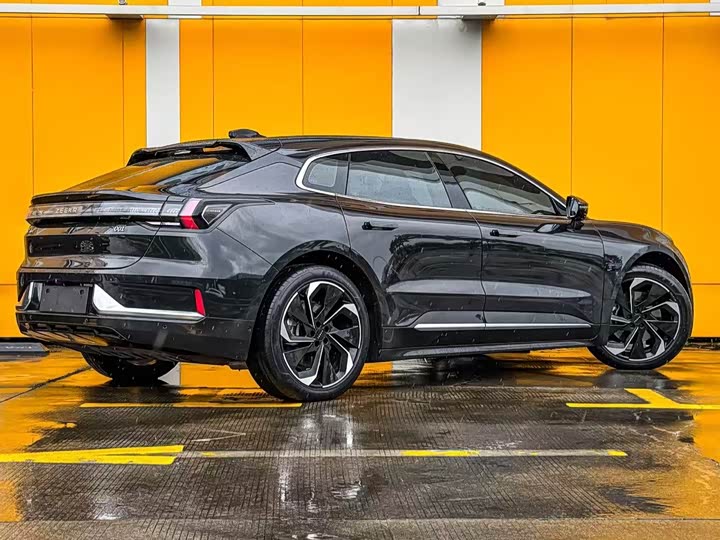 Фото 3 - Zeekr 001