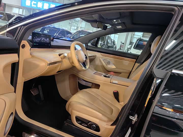 Фото 4 - Luxeed R7