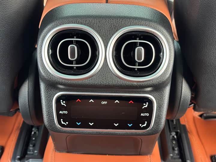 Фото 16 - Mercedes-Benz GLC-Class