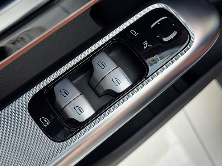 Фото 21 - Mercedes-Benz GLC-Class