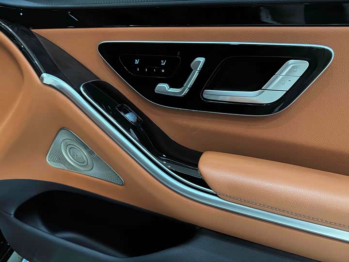 Фото 11 - Mercedes-Benz S-Class