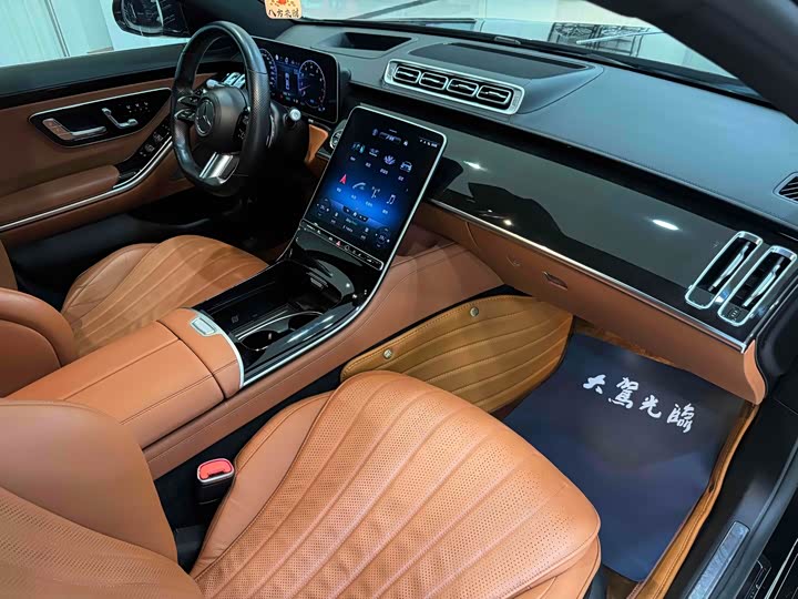 Фото 12 - Mercedes-Benz S-Class