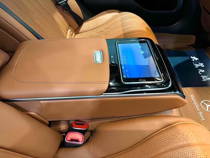 Фото 15 - Mercedes-Benz S-Class