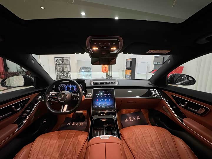 Фото 18 - Mercedes-Benz S-Class