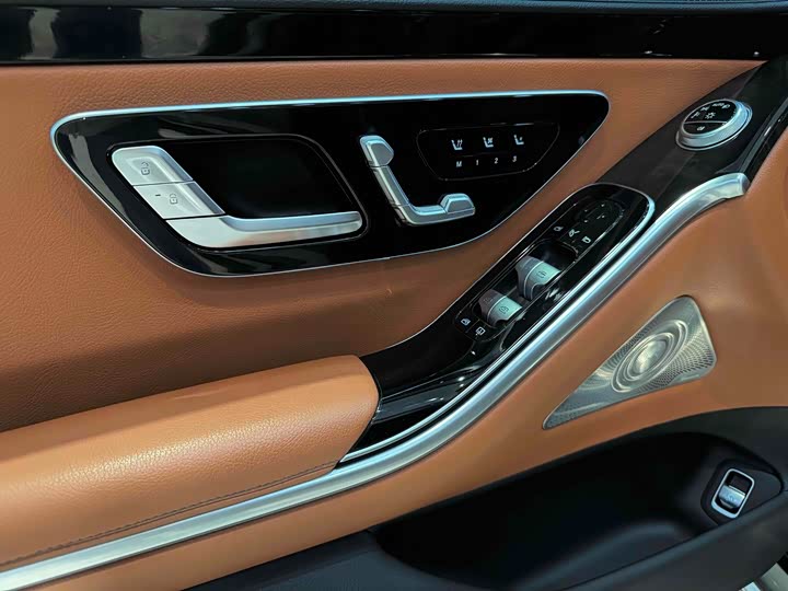 Фото 8 - Mercedes-Benz S-Class