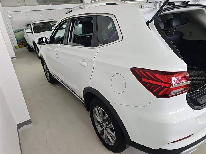 Фото 5 - Roewe RX5