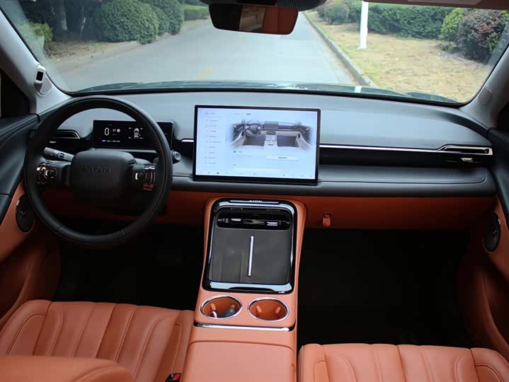 Фото 12 - GAC Aion V