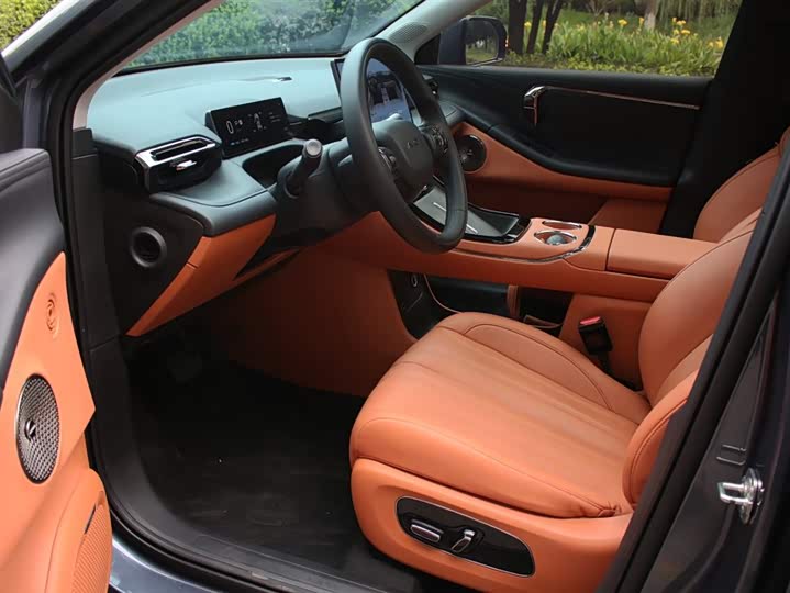 Фото 8 - GAC Aion V