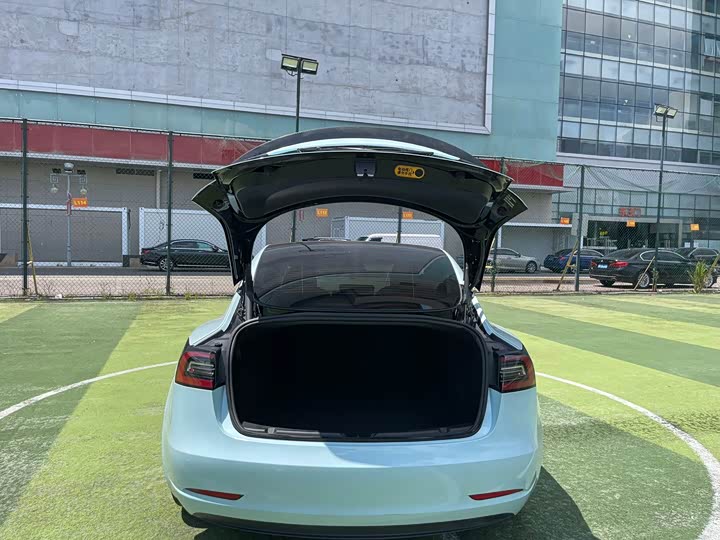 Фото 16 - Tesla Model 3