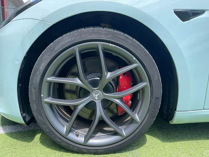 Фото 17 - Tesla Model 3