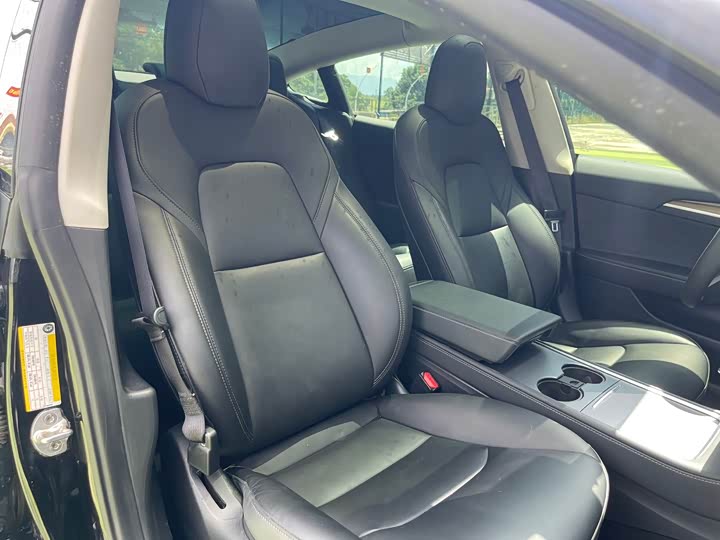 Фото 7 - Tesla Model 3