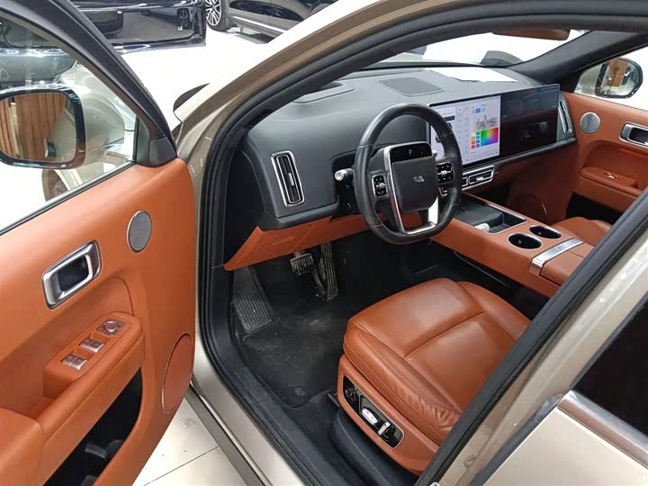 Фото 16 - LiXiang L8