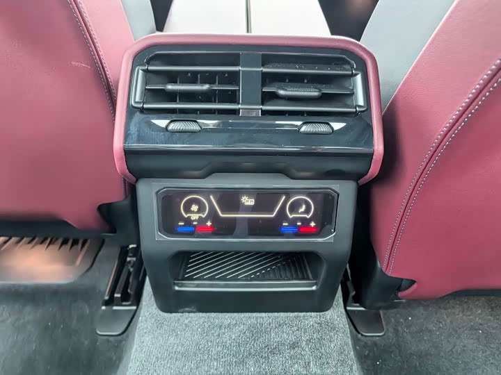 Фото 14 - BMW 5 Series