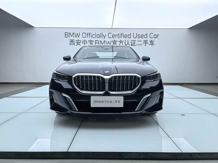 Фото 2 - BMW 5 Series