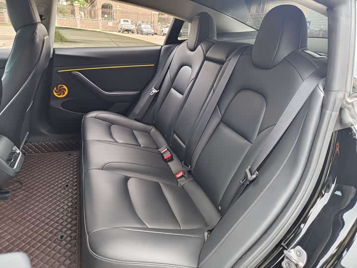 Фото 14 - Tesla Model 3