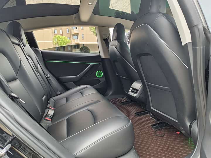 Фото 15 - Tesla Model 3