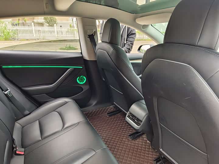 Фото 16 - Tesla Model 3