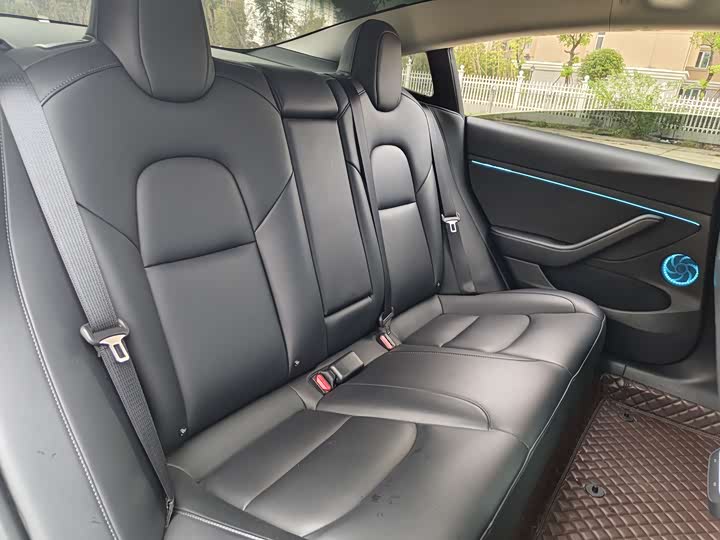 Фото 17 - Tesla Model 3