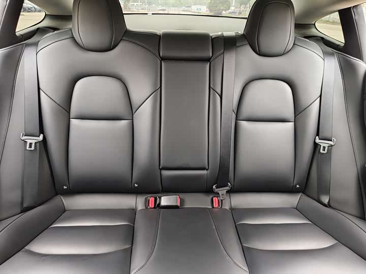 Фото 21 - Tesla Model 3