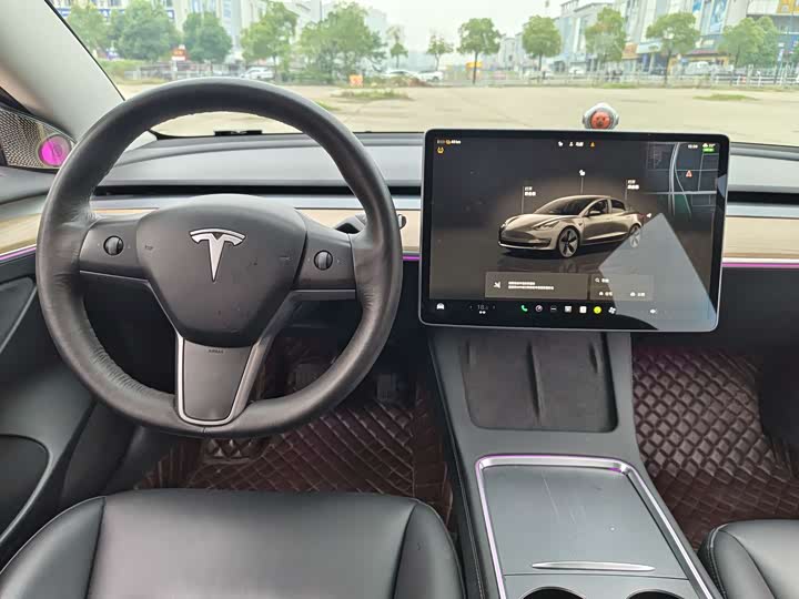 Фото 24 - Tesla Model 3