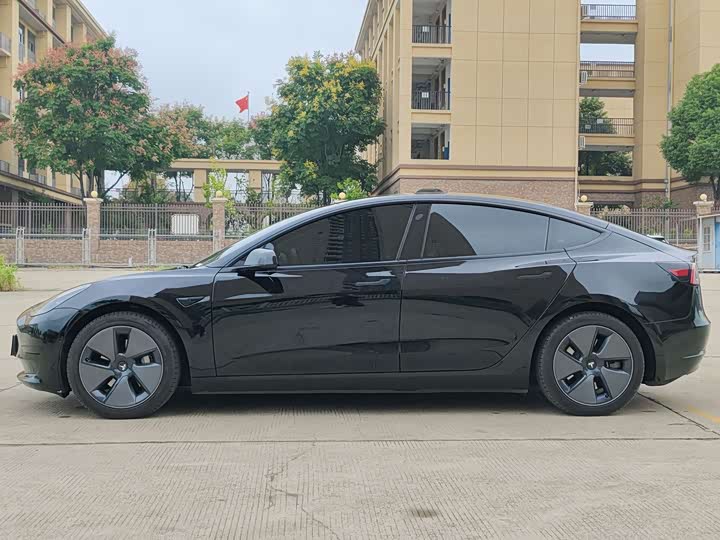 Фото 7 - Tesla Model 3