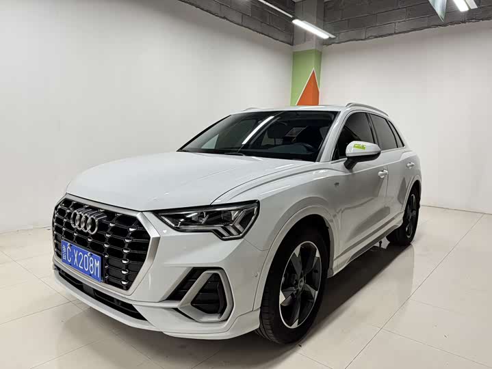Фото 1 - Audi Q3
