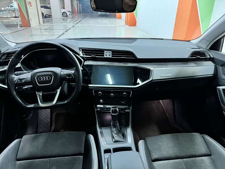 Фото 8 - Audi Q3