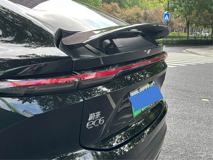 Фото 10 - Nio EC6