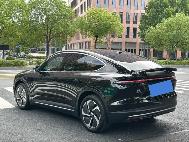 Фото 11 - Nio EC6