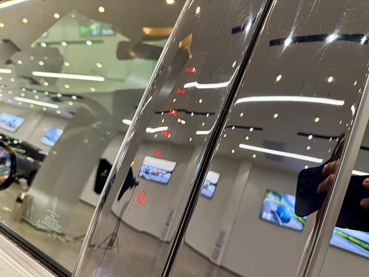 Фото 16 - Lincoln Aviator