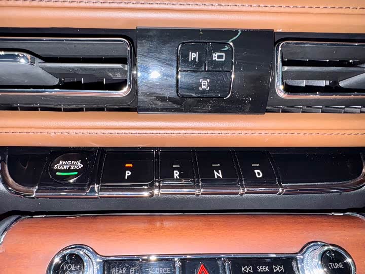 Фото 20 - Lincoln Aviator