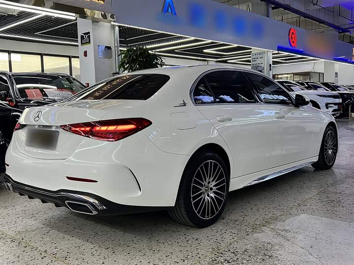 Фото 13 - Mercedes-Benz C-Class