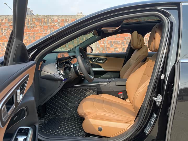 Фото 6 - Mercedes-Benz E-Class