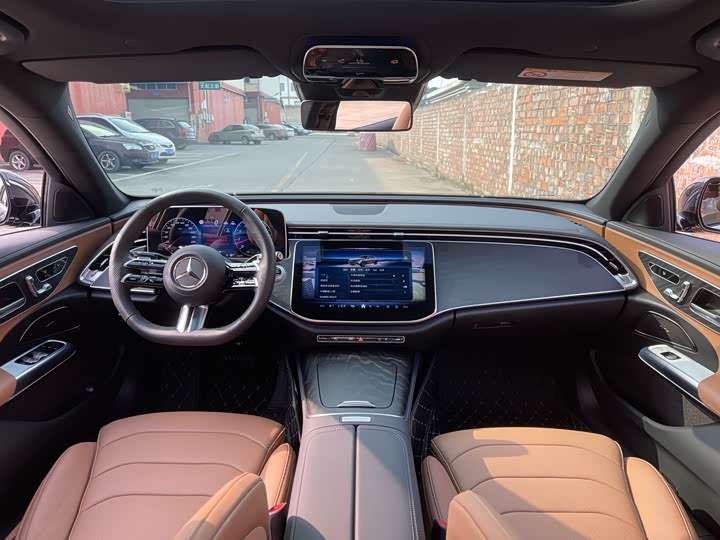 Фото 8 - Mercedes-Benz E-Class