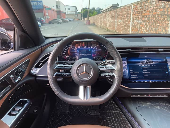 Фото 9 - Mercedes-Benz E-Class