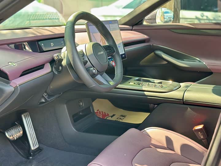 Фото 19 - Xiaomi SU7