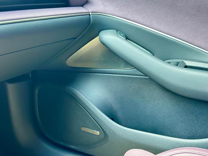 Фото 32 - Xiaomi SU7