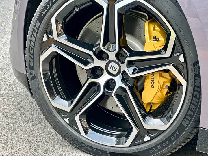 Фото 51 - Xiaomi SU7