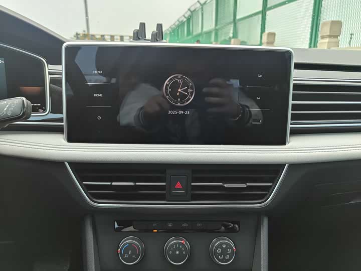 Фото 13 - Volkswagen Tiguan L Pro