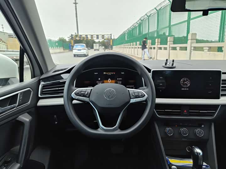 Фото 14 - Volkswagen Tiguan L Pro