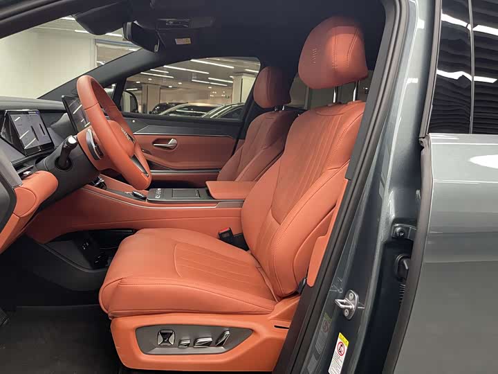 Фото 10 - BYD Tang L