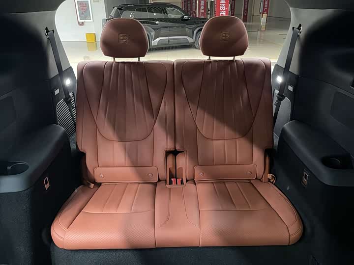 Фото 16 - BYD Tang L